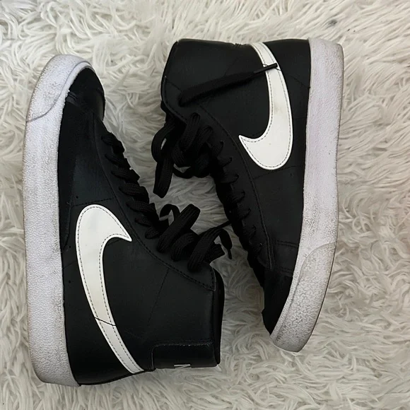 Nike High-Top Blazers - Picture 4 of 8